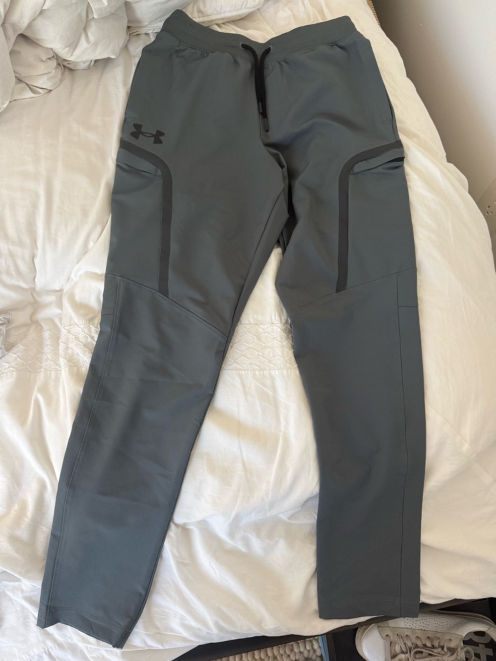 Under Armour UA Sportstyle Elite Men’s Grey Fitted Cargo Pants 1373864 Small